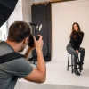 15 întrebări pe care ar trebui să le pui unui fotograf înainte de a semna contractul