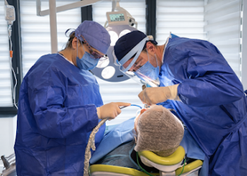 Dentville - Centru de excelență în Chirurgie Orală și Implantologie Avansată.