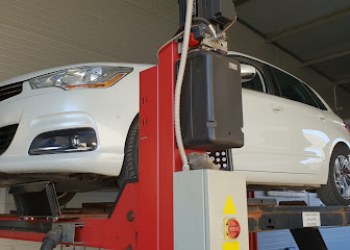 AN-MAR IMPEX Service Auto Baia Mare. Tinichigerie,Vopsitorie Auto, Geometrie Roti, Incarcare Freon