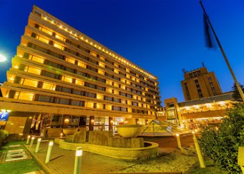 Hotel Aro Palace