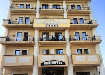 Ten Hotel