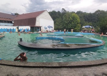 Camping The Valley Ozunca Bai